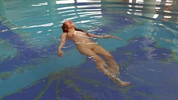 Watch Lina Mercury in red lingerie underwater