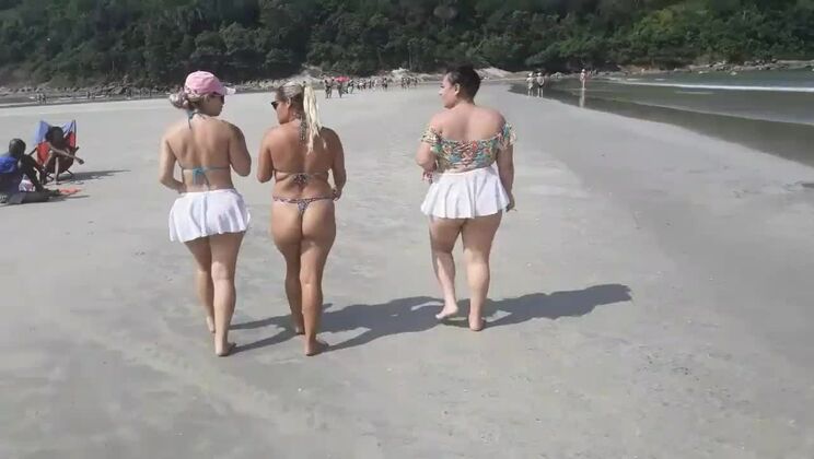 The video laked on internet !!! I'll have 3 dirty porn actresses on the beach. Will they give me a ball?