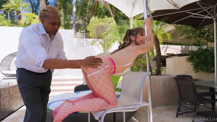 Anal Goddess Showcases Her Glorious Booty to Tommy King