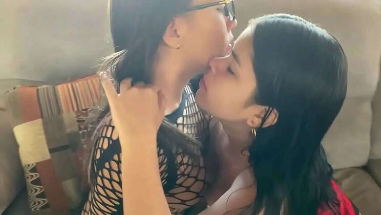 I Discover My Stepdaughters in Action and Masturbate with Them
