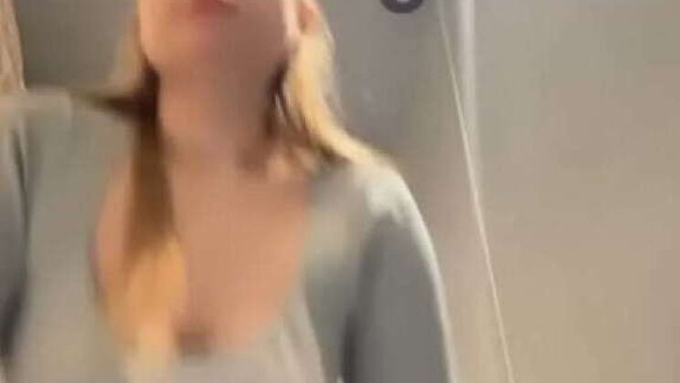 Public Anal Action: Jucielussie1's Double Penetration & Squirting