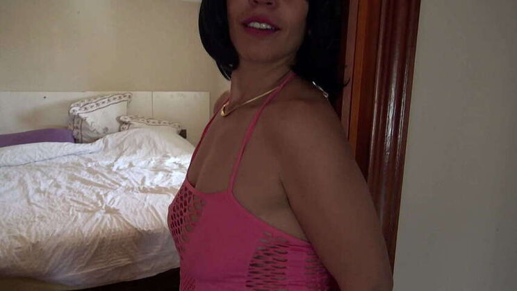 Mature escort Machine lets a virgin boy have sex with her for free