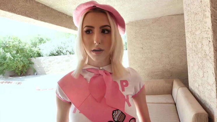 Tristan Summers, a Blond Babe, Gets a Threeway Facial