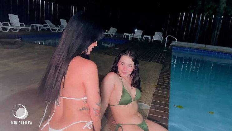 I encounter a Colombian lesbian girl who rims my ass in mere minutes