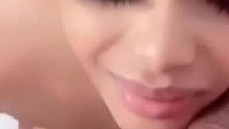 Big Booty Amateur Gets Her Throat Fucked & Takes a Cumshot