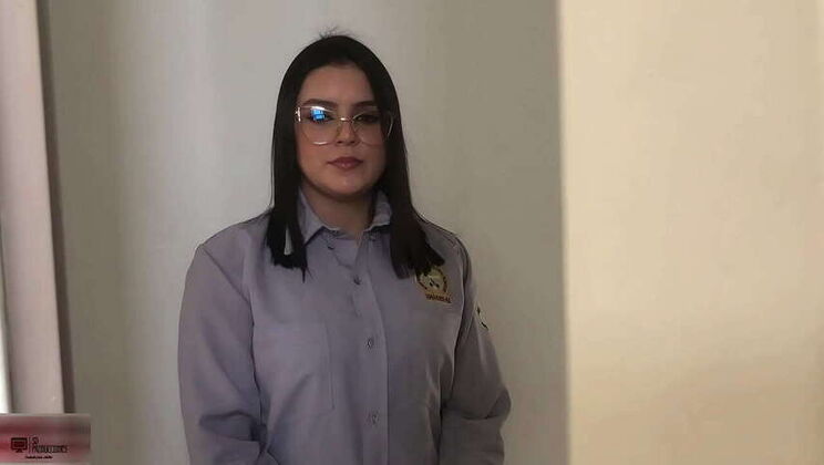 The Gorgeous Security Guard, Melanie, Greets Me with a Hot Blowjob - FULL STORY