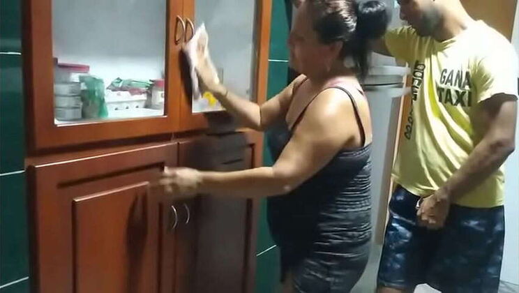 I Fuck My Stepmom in the Kitchen: Amateur & Homemade