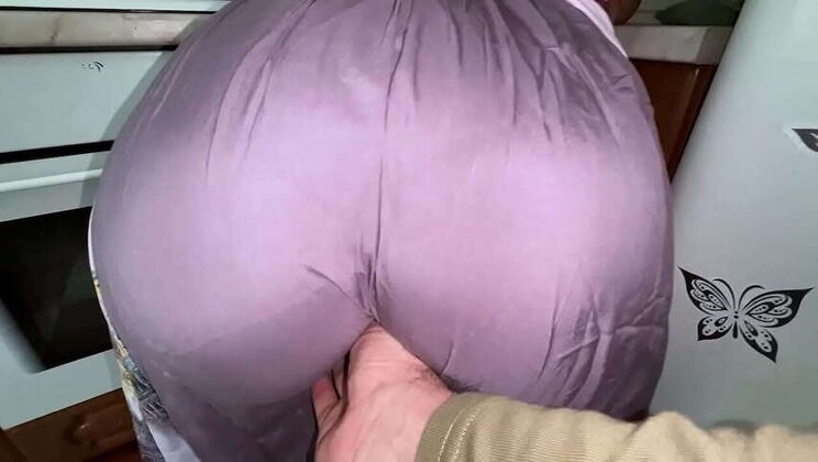 Step-son Gets a Look at Mature MILF's Generous Backside for Anal Play