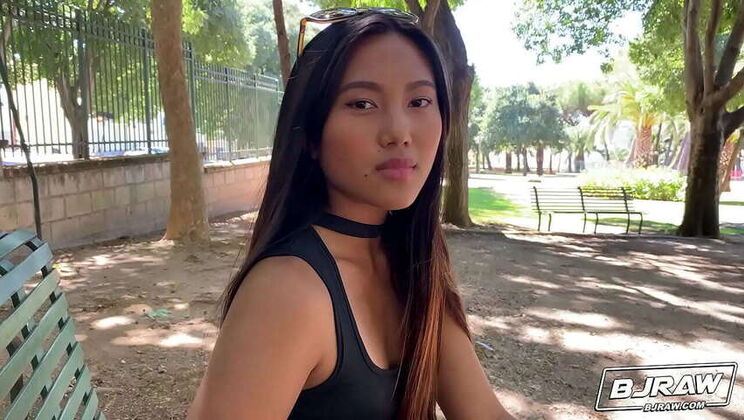 Thai Goddess May Gives Intense Blowjob