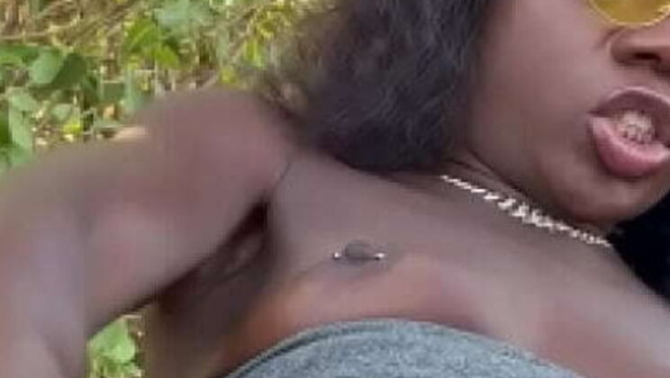 LOLA BLACK XXX SHOWS OFF HER NAUGHTY SIDE OUTDOORS