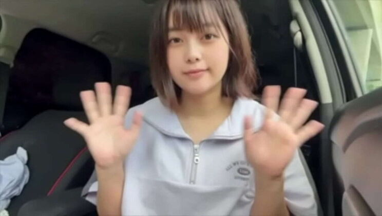 Japanese Momoka Enjoys Solo Toilet Fantasy