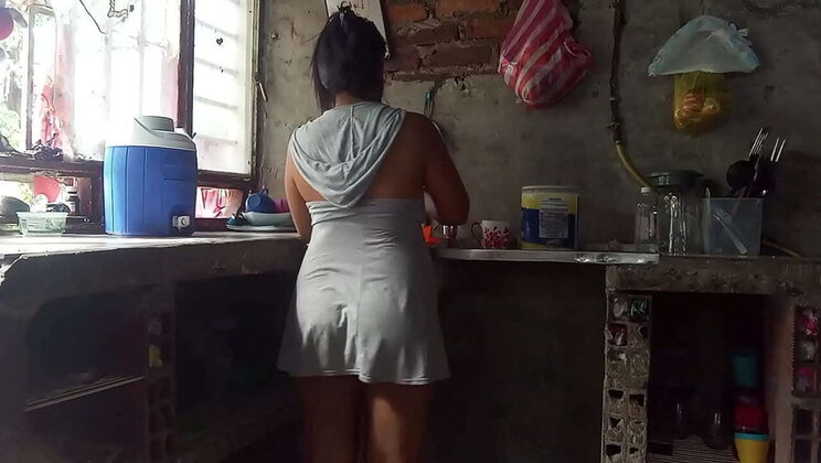 Lesbianas Cachondas: Amateur Dinner Prep Turns to Hardcore Pussy Licking
