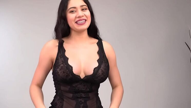 Giselle Montes Takes 23 Cum Loads in Hot Mexican Bukkake Orgy