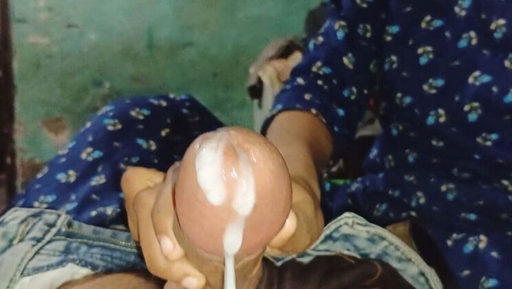 Indian Bhabhi Gives Best Blowjob and Swallows Big Cock Cum in Mouth