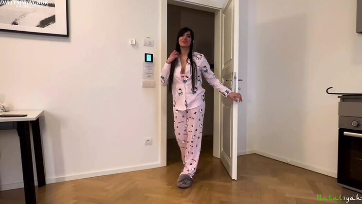 Aaliyah Yasin Teases DirtySpringbok with Her Tongue and Makes Him Cum Hard