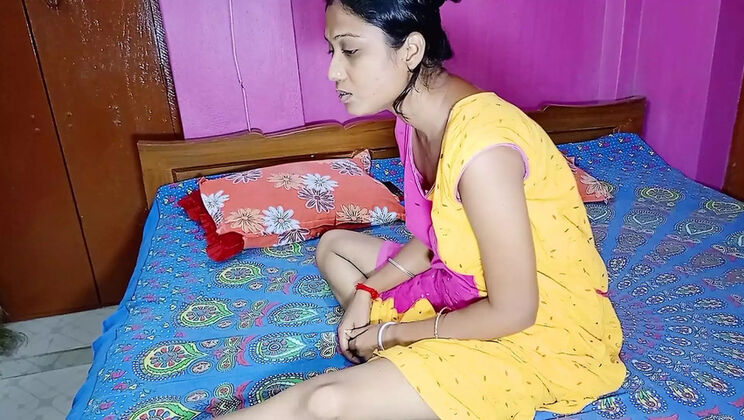 Indian Bengali Pinki Vabi Hot Desi Wife in Lingerie Fucking Hard with Cumshot