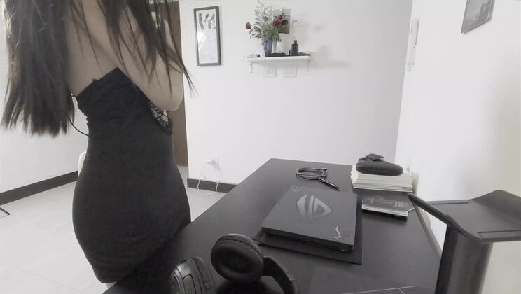 My Boss's Wife Caught in 4K - Teen Martiiaciar Submissive in Skirt