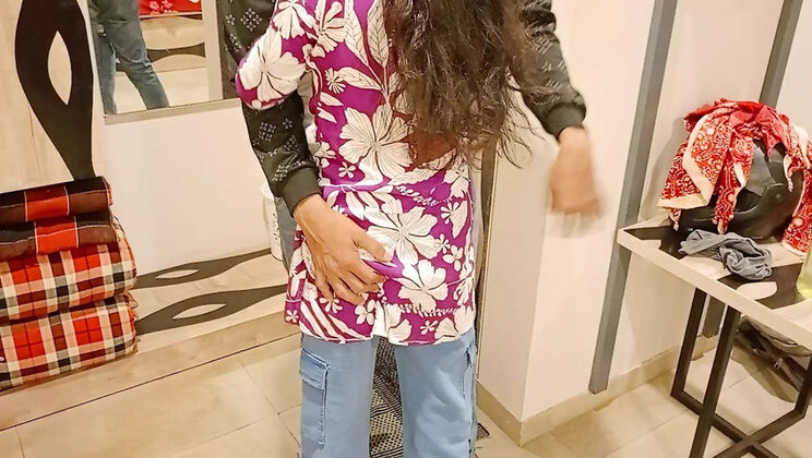 Desi Bhabhi Hardcore Doggy Style - 18 Year Old Indian Wife Creampie