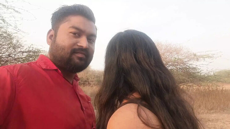 Desi Indian Bhabhi Kavita Hot Outdoor Fuck with Boss - Rough Missionary & Doggy Style