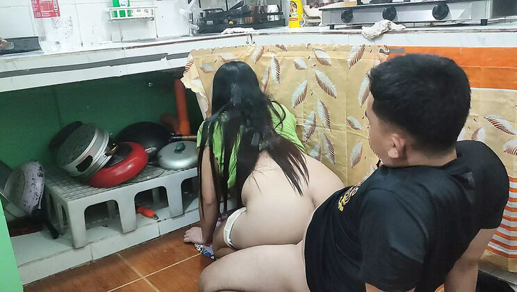 Filipina MILF Stuck in Kitchen Gets Hardcore Fuck - Pinay_PH
