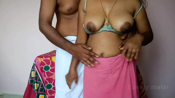 Hot Tamil Couple Bathing Together Before Wild Sex - Lovely Malar