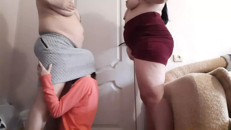 Hot Threesome with Pregnant Brunettes - Licking Pussies & Cumming Hard