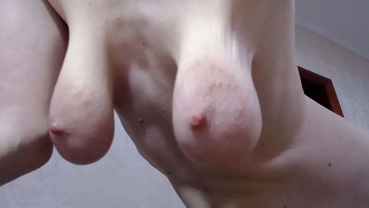 Sexy Blonde Laverna Queen Strips & Shows Her Perfect Body