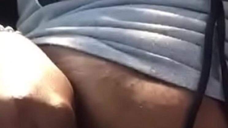 Ebony MILF Naejaexx Fingering Her Pussy in Public Car - Closeup Cumshot!
