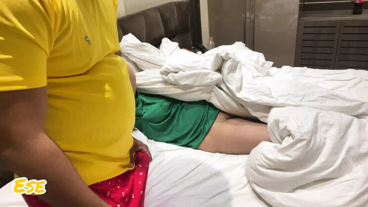 Indian Hotel Hookup - Room Service Girl Gives Too Much Service in 4K