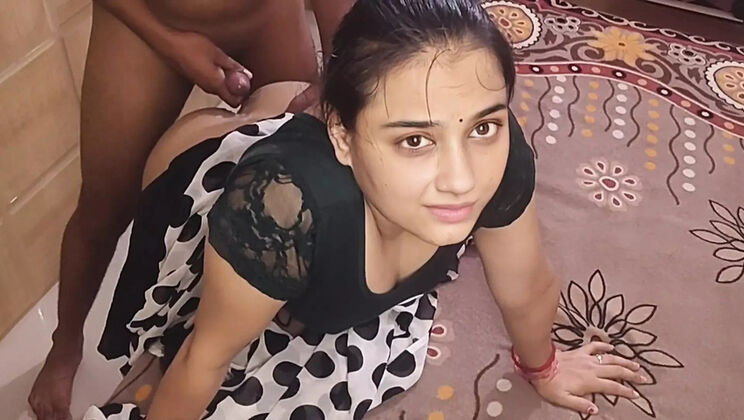 Desi Bhabi Neighbor Aunty Fucked Hard by Young Boy - Hot Indian Homemade Sex