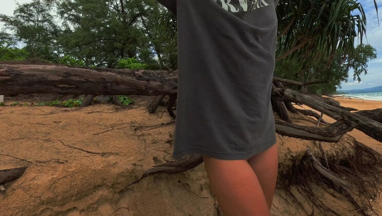 TenderMolly Extreme Beach Masturbation - Petite Amateur Solo in 4K