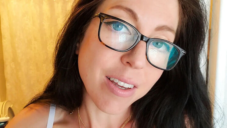 Amateur Canadian Babe Nerdy Faery Pissing In Your Face Close Up POV Fetish