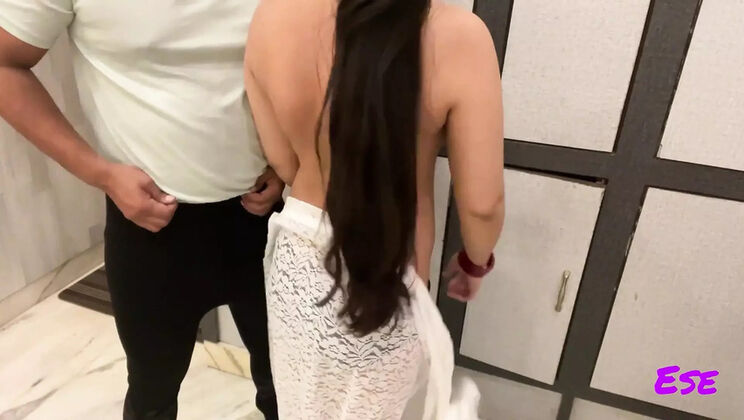 HD Pervert Tailor Measures Every Inch of Bhabhi with Sammy Sins
