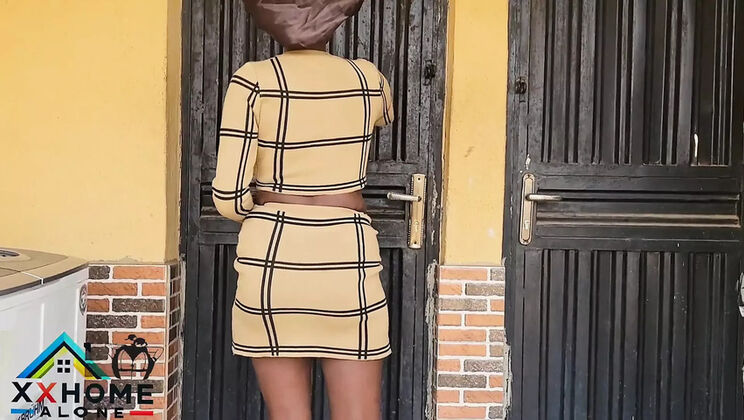 Nigerian Delivery Girl Side Hustle: Sweet Pussy for Client with Doggy Style Blowjob