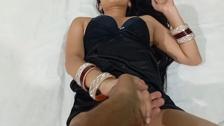 Amateur Indian Wife Cheating on Anniversary - Homemade Hotel Fuck with Friend's Spouse