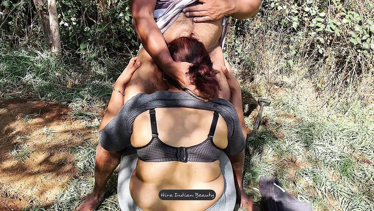 Indian Aunty Hardcore Outdoor Sex with Farm Worker - Rough Anal and Deep Throat Blowjob