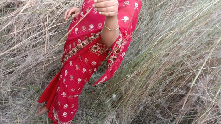 Desi Bhabhi Outdoor Hardcore Fuck With Brother In Law - Blowjob Doggy Style Missionary