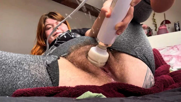 Amateur French Redhead Yukinky Squirts In Sports Leggings - Hairy Solo Masturbation With Magic Wand