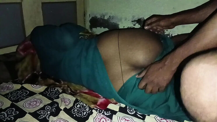 Delhi Bhabhi Hot Handjob and Massage with Devar in Indian Village