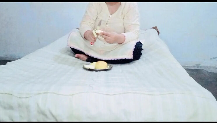 Desi Aunty Fruit Fun: Juicy Eating and Fucking with Big Natural Tits