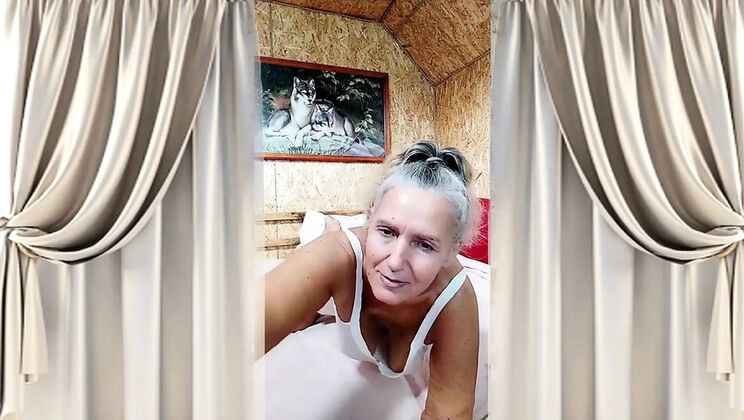 Lukerya The Hot Housewife Morning Twerk In Bed HD