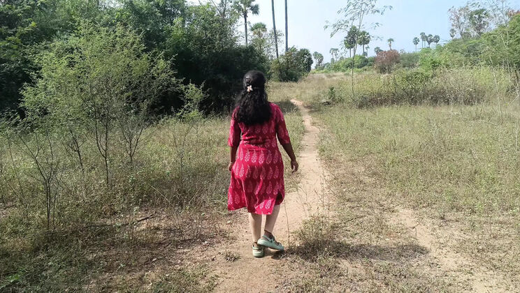Hot Indian Housewife Outdoor Fuck with Palani69 and Laxi Ammu - Blowjob & Role Play