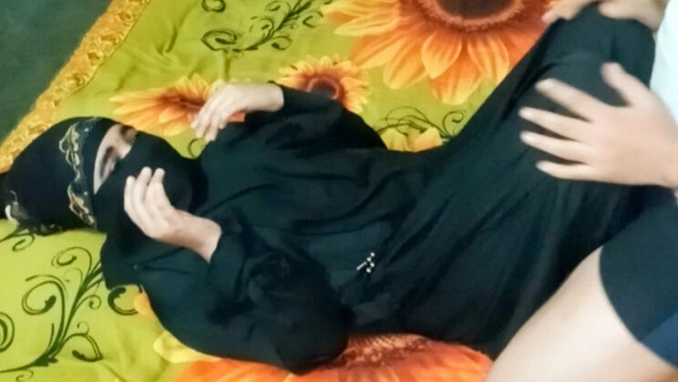 Hijabi Desi Girl in Burqa Gets Horny for Sex - Amateur Bangladeshi Bhabhi Homemade