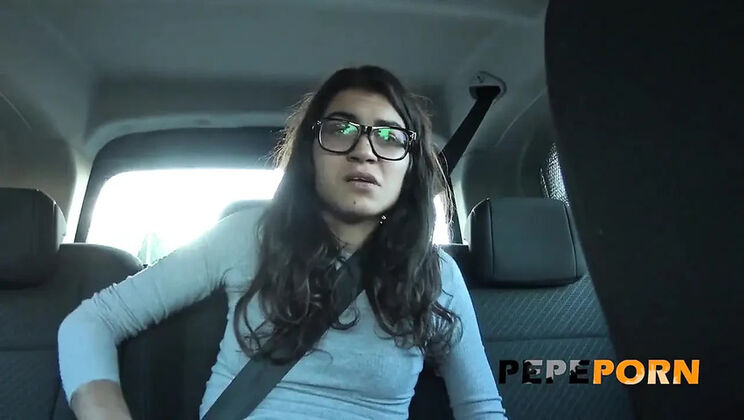 Teen Hipster Brunette Learns Sex: Faraona Gets Blowjob & Pussy Eating in Amateur HD