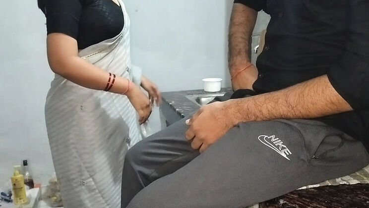 Desi Bhabhi Maid Gets Salary Raise From Employer With Hardcore Face Fucking & Dirty Talk