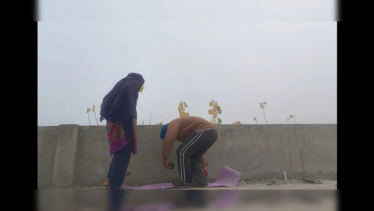 Desi Sardarni Bhabhi Big Booty Outdoor Sex - Punjabi Couple Hot Chemistry