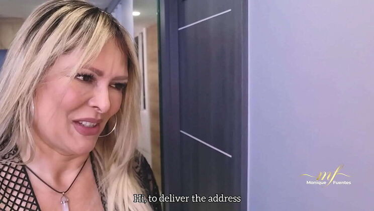 Mature Blonde MILF Monique Fuentes Pays Delivery Guy For Sex - Amateur Blowjob & Cowgirl