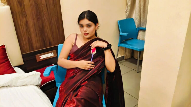 Desi Indian Teacher Fucked Doggystyle - Horny Ankita BBC Sex in Saree