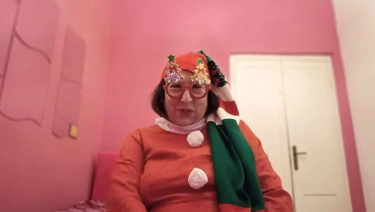 Veronica Rossi Official Italian Granny Solo Christmas Masturbation with Saggy Tits