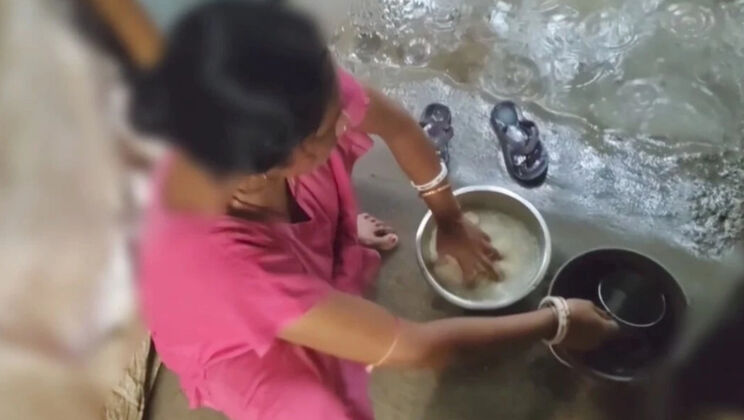 Naked Desi Bhabhi Nomita Bhaudi Outdoor Sex - Hairy Pussy, Bengali Amateur Homemade HD